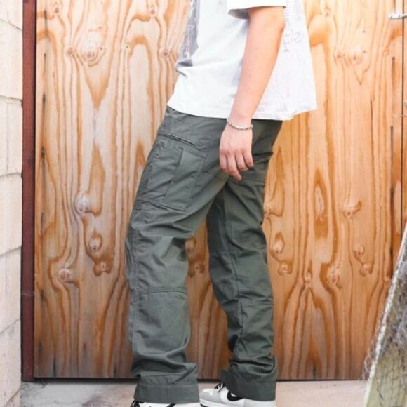 Baggy Zipper Cargo Pants  - Picture 2 of 3